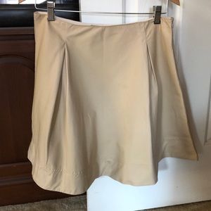 Lovely ladies pleated cotton Ralph Lauren skirt.